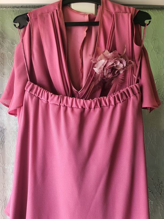 Vând costumas 2 piese și rochie