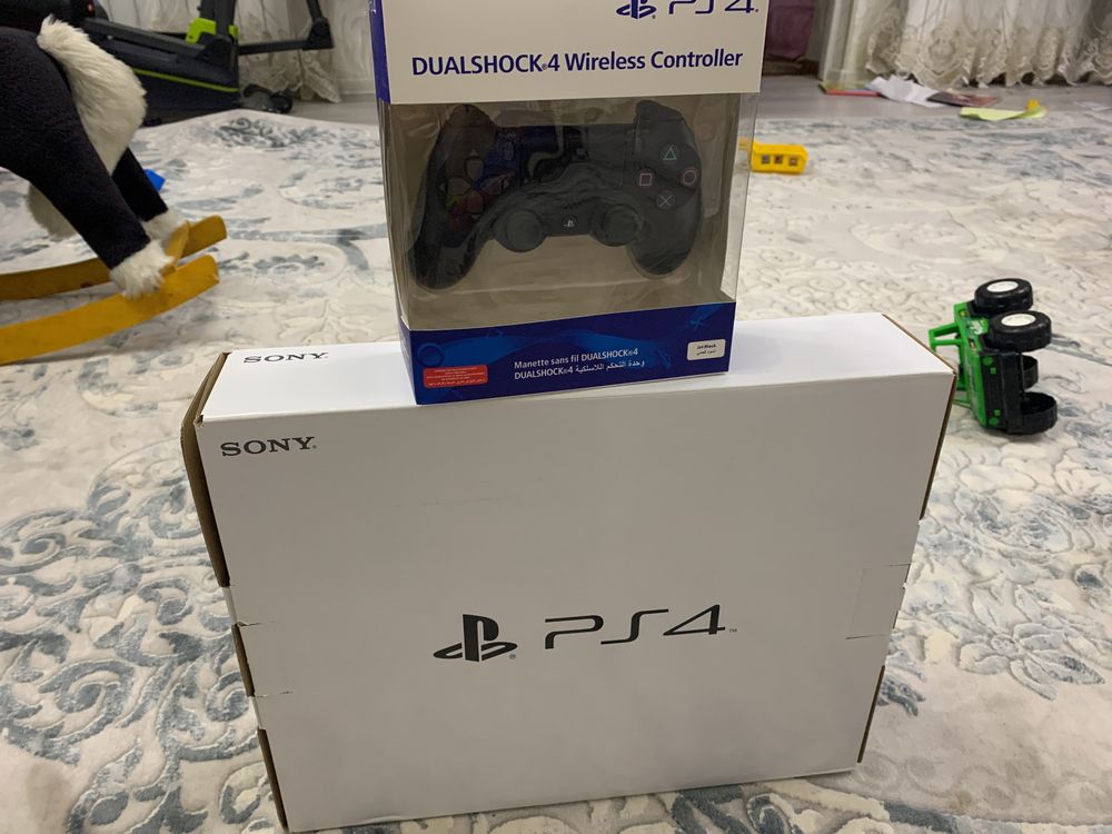 Playstation 4 Slim Pro 1000g с играми на борту Продам звоните