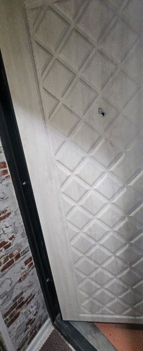 Продается  дверь
