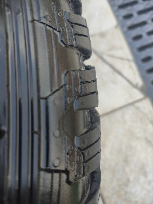 Set 4 jante Mercedes echipate cu cauciucuri aproape noi