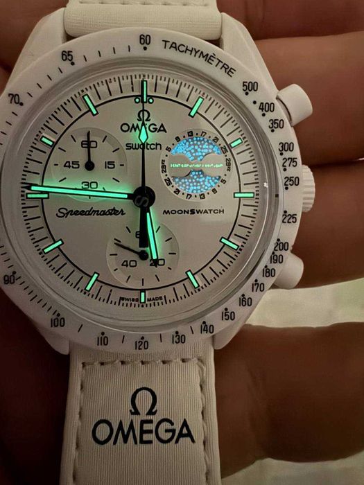 Swatch x Omega MoonSwatch "Snoopy"