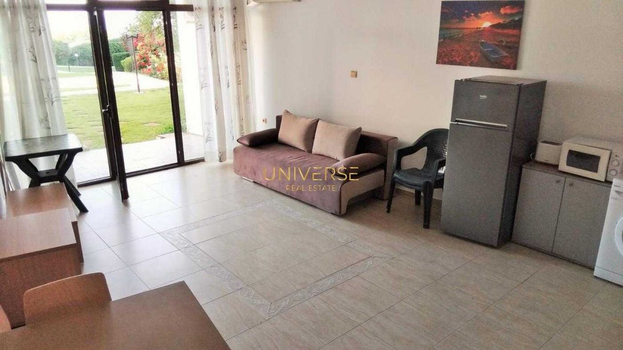 Продава се Двустаен апартамент в к.к. Слънчев бряг - 65 кв.м за 1577 €/кв.м - Снимка #1