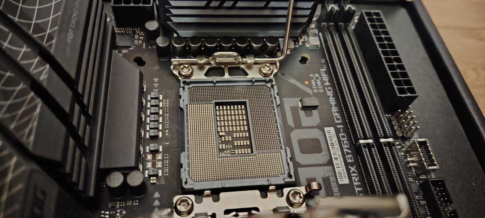 Дънна платка ASUS ROG STRIX B760-I Gaming DDR5 WIFI mini ITX