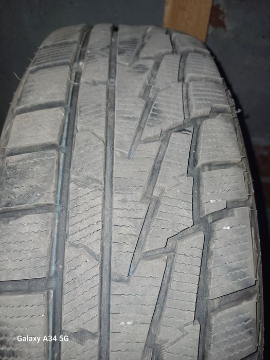 Зимни гуми 215 65 16