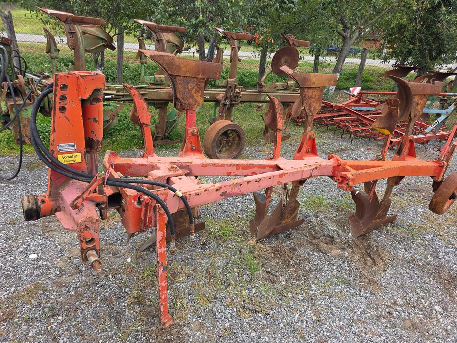 Plug 3 brazde reversibil LANDSBERG model usor merge dupa utb 650