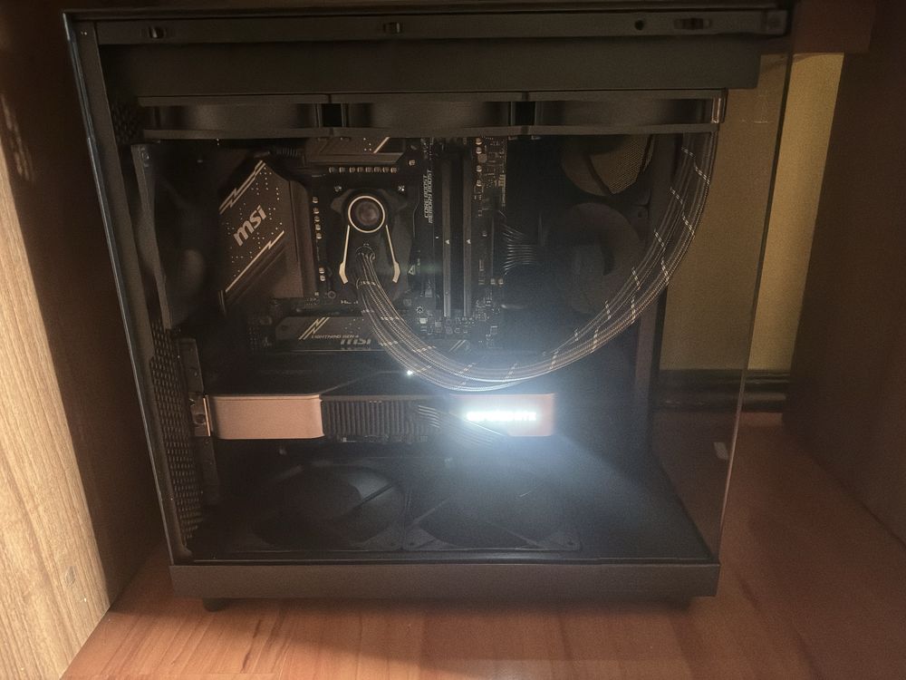 Геймърски компютър|RTX3080ti | Ryzen 7 7700x | 32GB RAM | 2tB