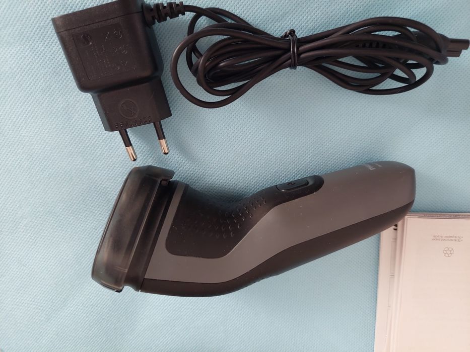 Машинка за бръснене Philips 1000