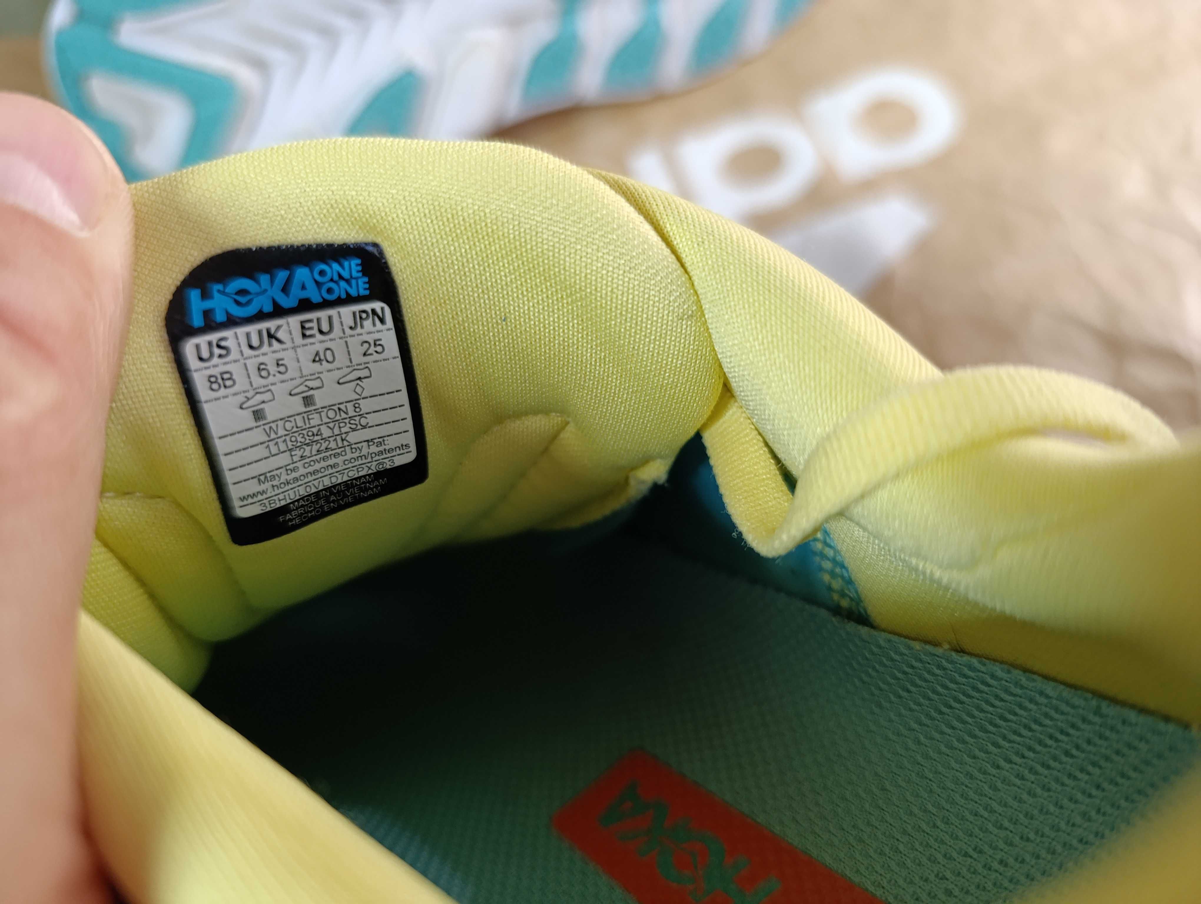 ''Hoka One One Clifton 8''оригинални маратонки 39 номер