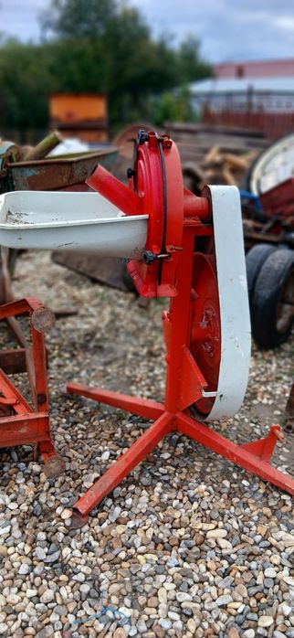 Moara la tractor