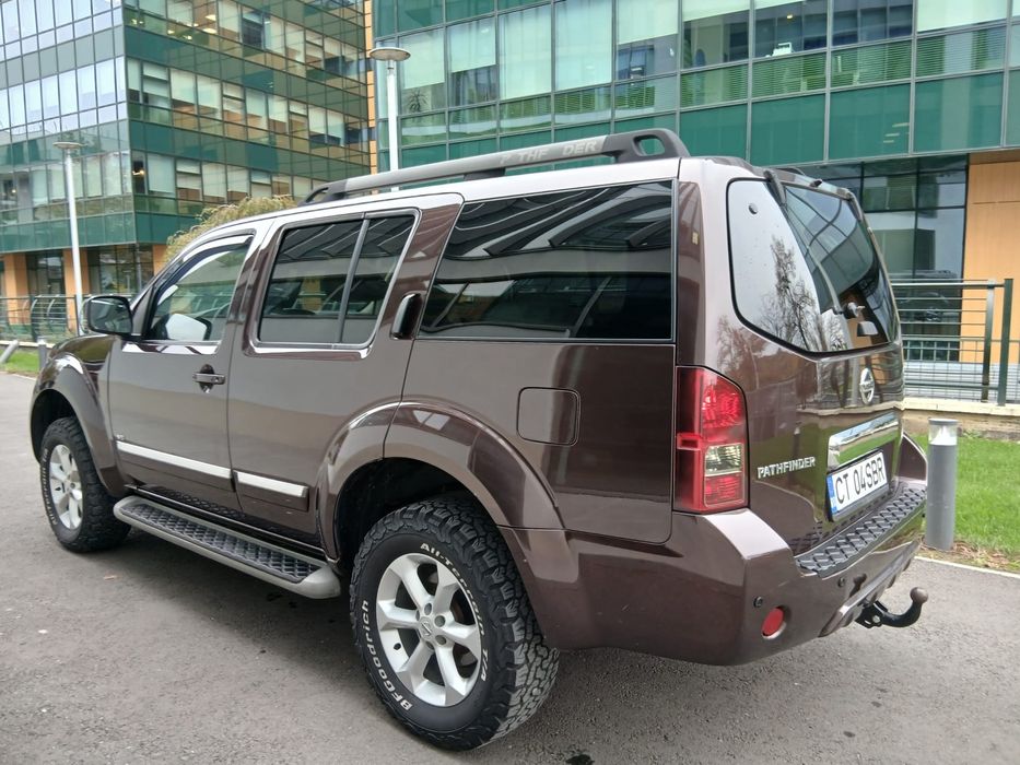Nissan Pathfinder 2012 7 locuri automat 3.0 L diesel extra full impeca