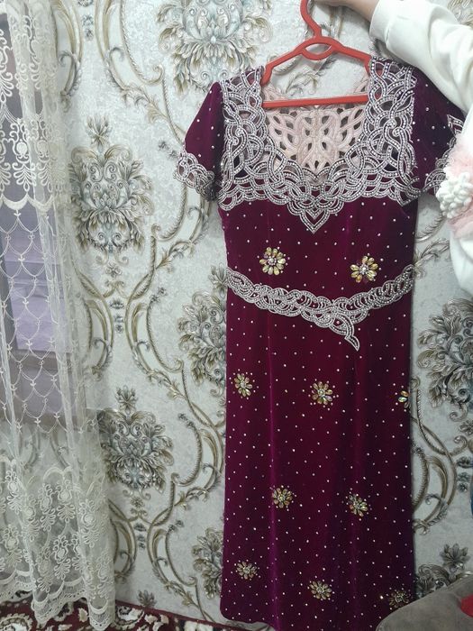 Продаю свадебное восточные платье вхорошем состояние  адрес Аерапорт