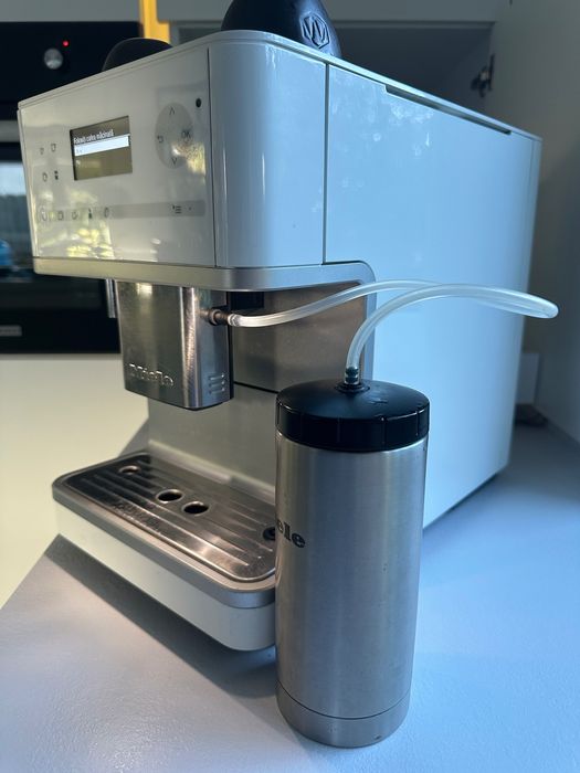 Expressor automat cafea Miele Cm 6350 Lowe
