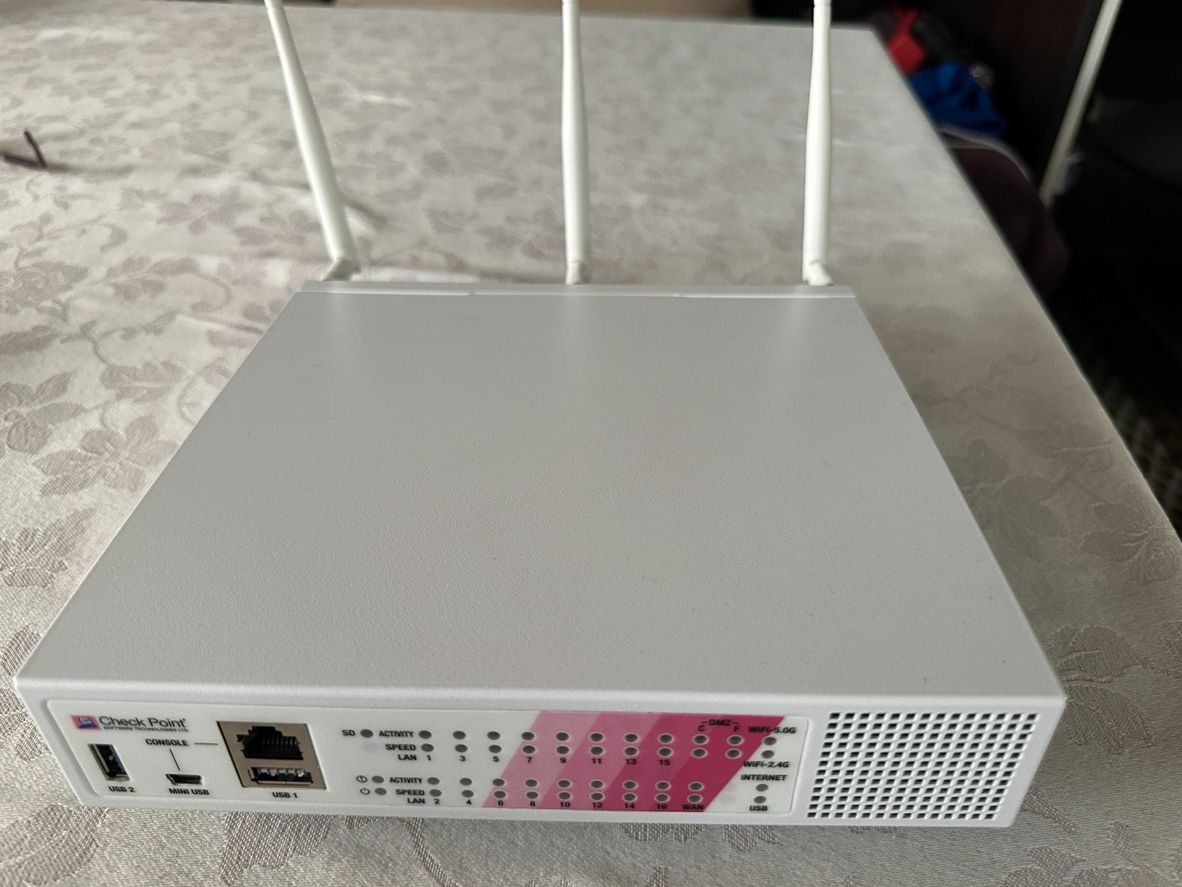 Продавам Firewall Checkpoint 770 Dual Band WiFi and PoE