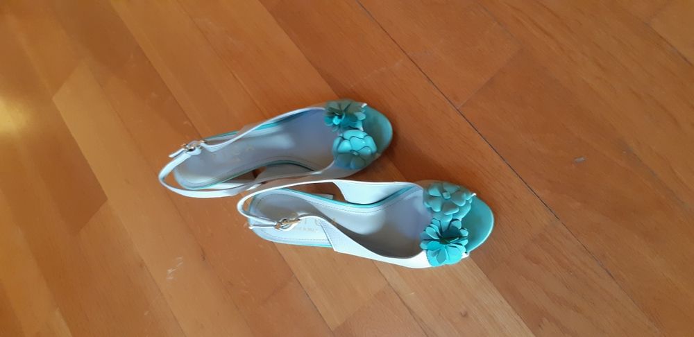 Sandale 36 /37 piele gri noi Epica