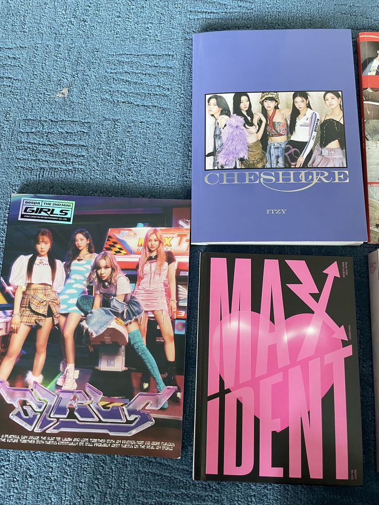 Продаю  k pop альбомы Twice, Stray kids, Itzy, Aespa