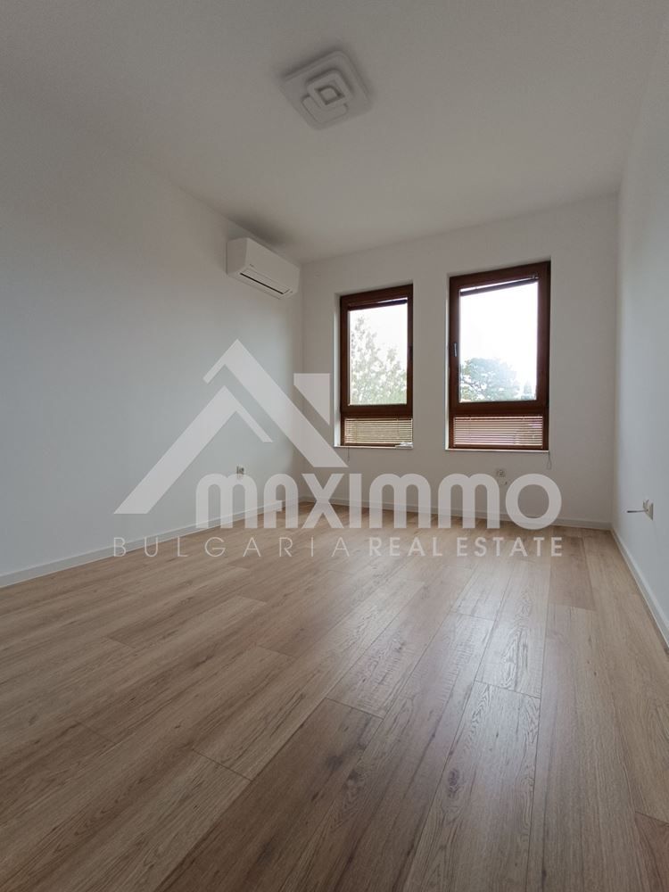 Продава се Тристаен апартамент в Варна, м-т Траката - 100 кв.м за 2255 €/кв.м - Снимка #2