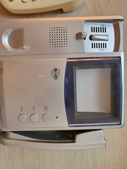 Telefon cu receptor si videointerfon Elro