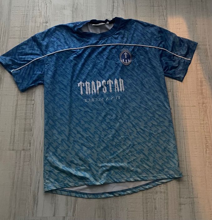 Trapstar jersey.