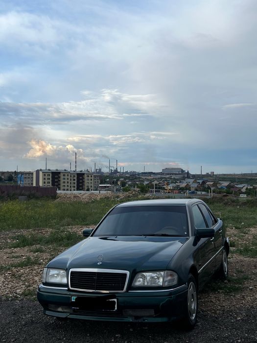 Продам срочня мерс С-180