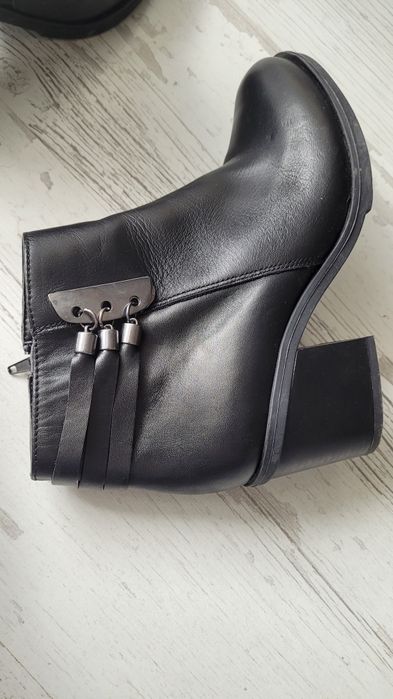 Боти от естествена кожа  38 номер