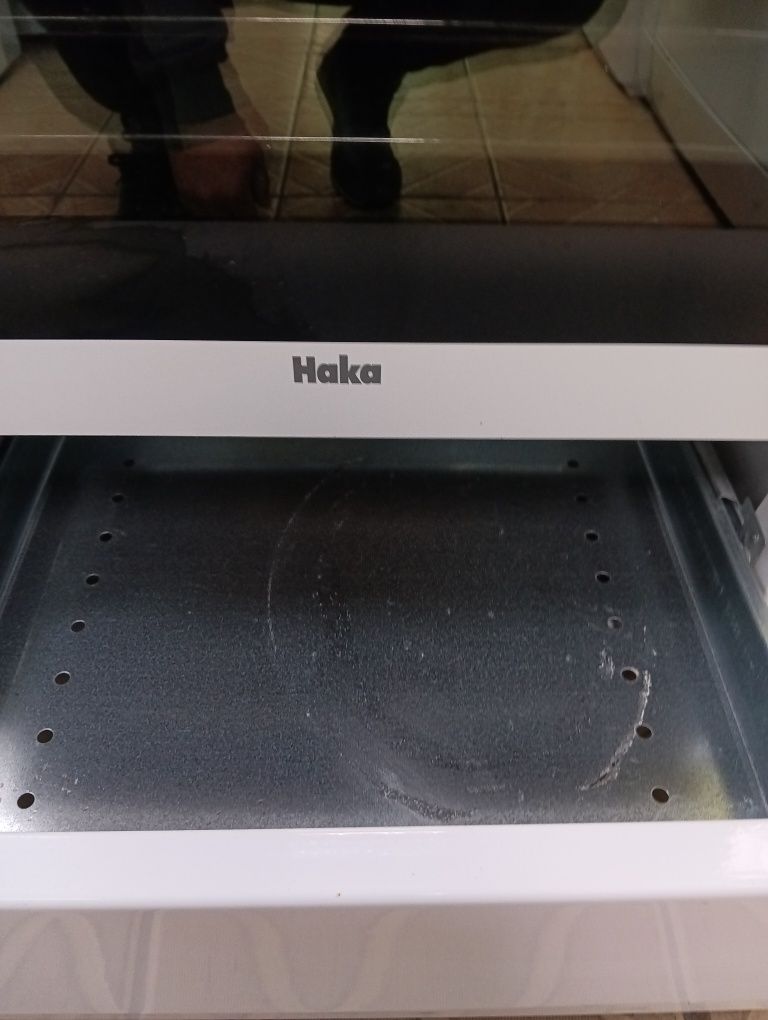 Свободно стояща печка с керамичен плот Haka 2 години гаранция!