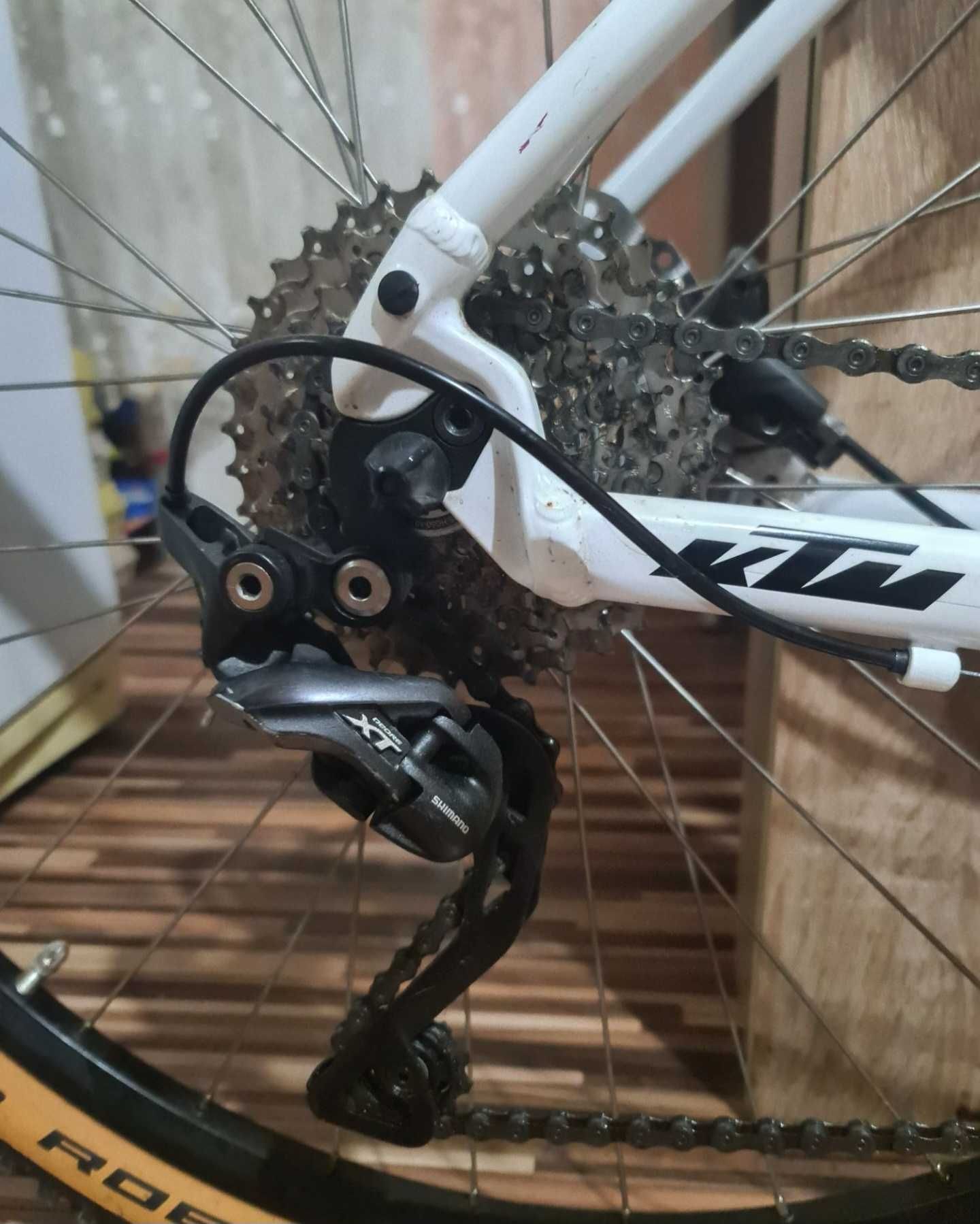 Bicicleta Mountain Bike pentru barbati KTM Peak XT 29 Alb