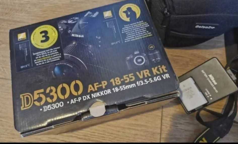 DSLR Nikon D5300+Obiectiv AF-P 18-55mm VR + Baterie+Geanta+Card 32GB