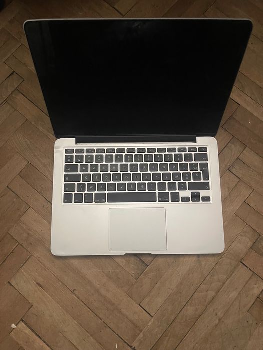 apple macbook pro a1502 i5  8gb ram ssd 256