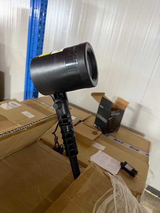 Градински лазер с въртящисе светлини за осветяване на къща