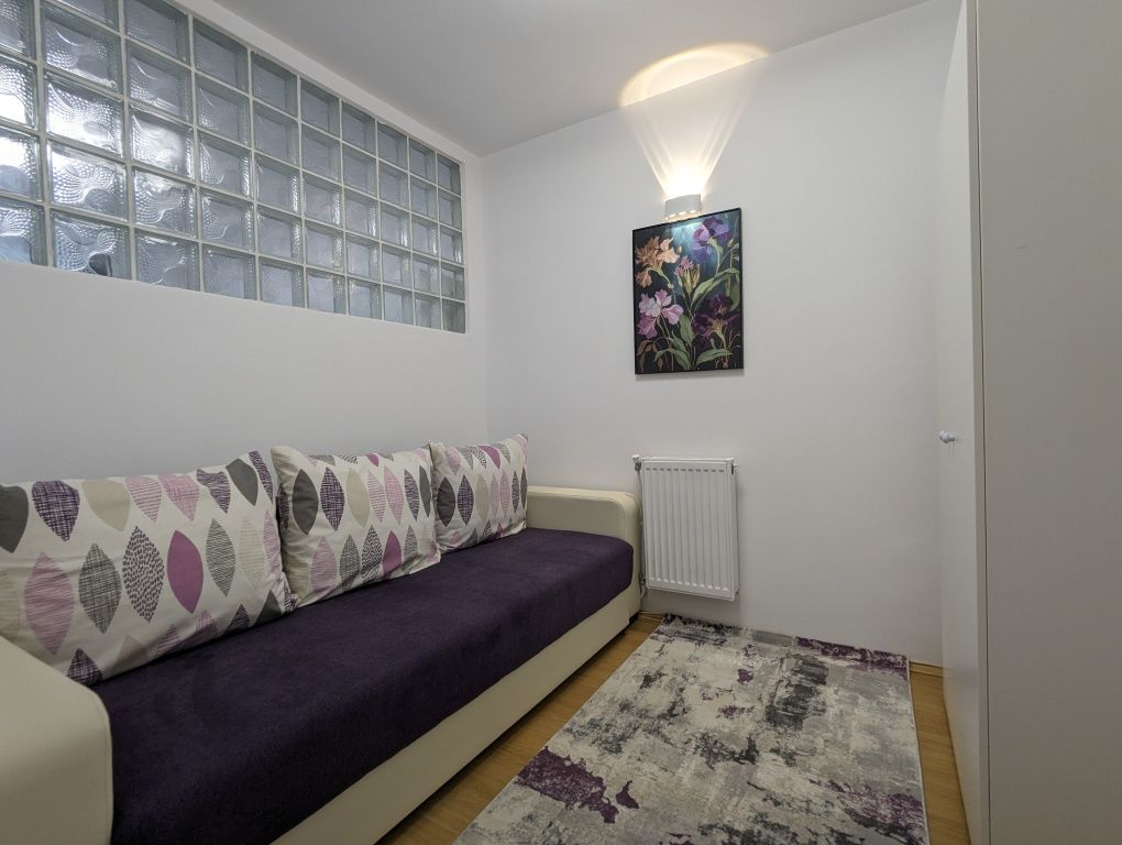 Apartament două camere decomandate zona Nordic