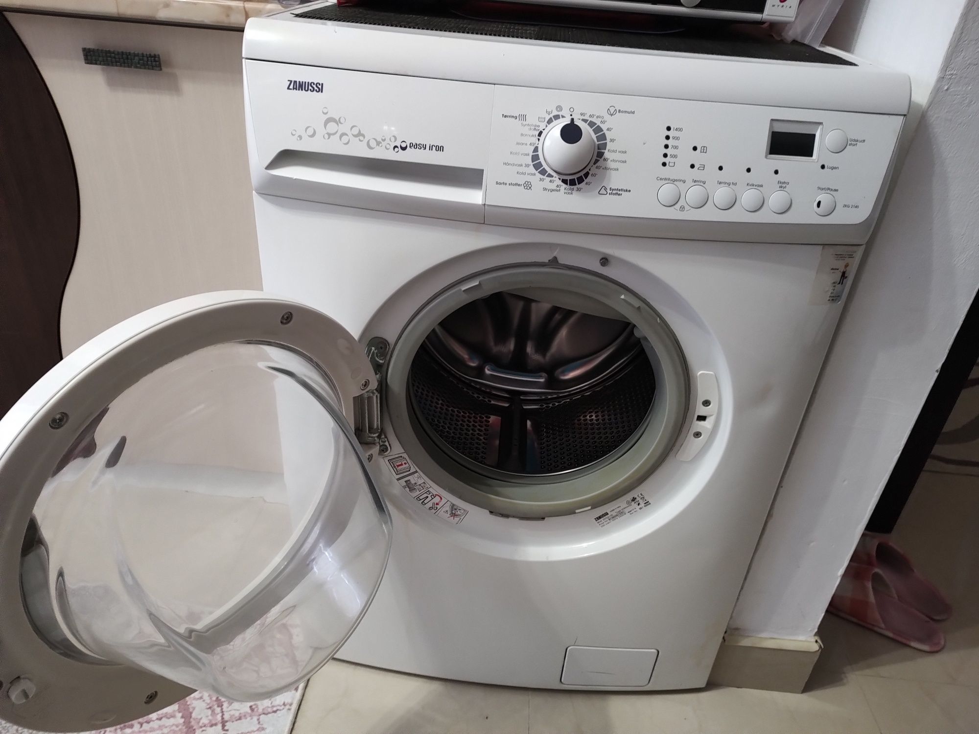 Mașină de spălat cu uscător Zanussi