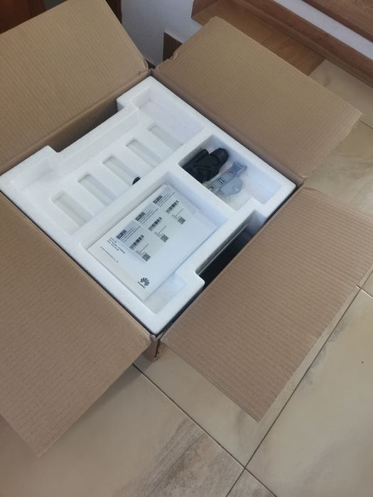 Invertor hybrid Huawei 6 kw