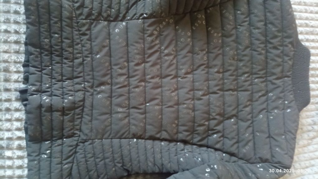 Дамско оригинално яке Guess размер S,