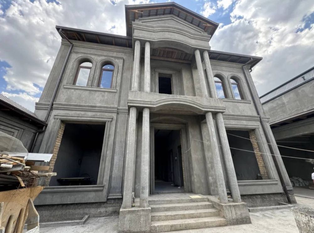 Срочная продажа 4.5 сотки нового дома на улице Амира Темура.