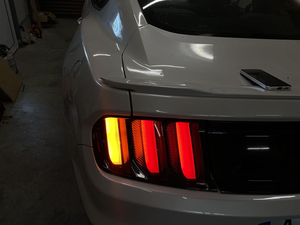 Оригинални стопове ford mustang с оранжев мигач преправяне на стопове