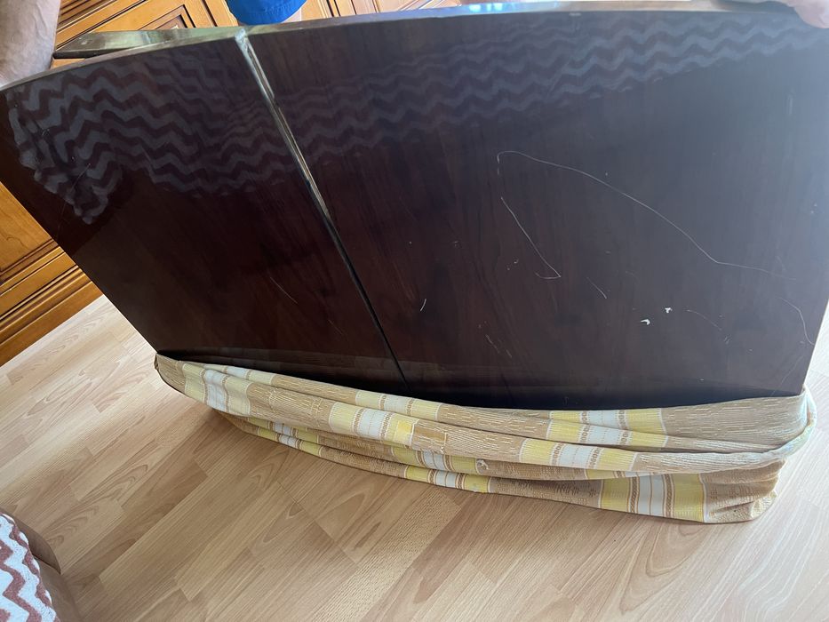 Продам стол б/у дерево 20000тенге