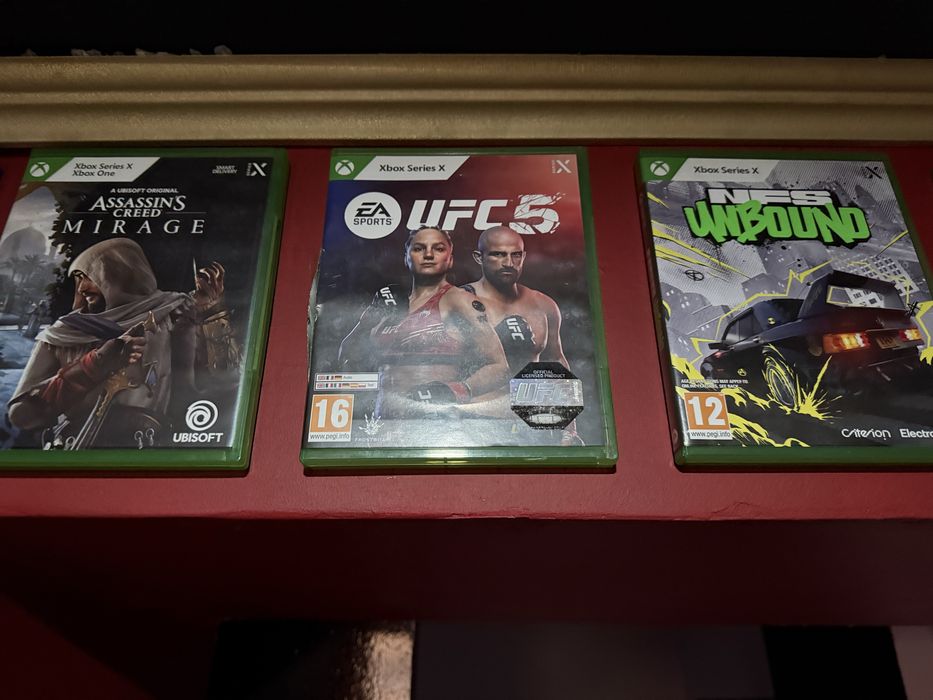 Vand consola xbox x impecabila