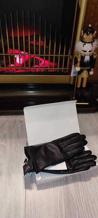 Manusi piele naturala, fina, negre, cu eticheta, marime M-L