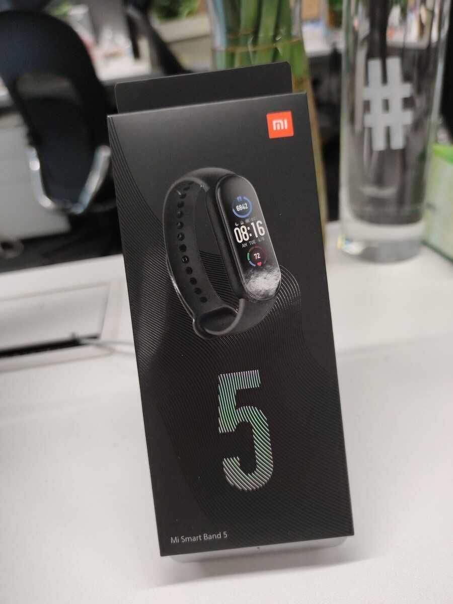 Часовник Xiaomi Mi Band 4