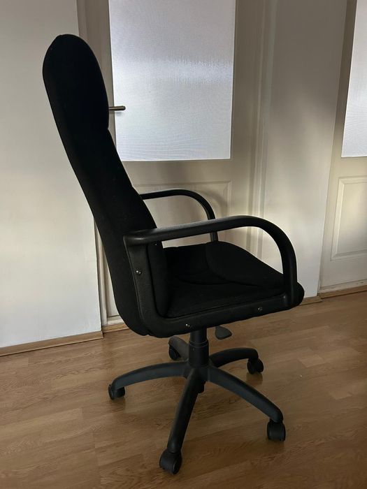 Scaun de birou negru