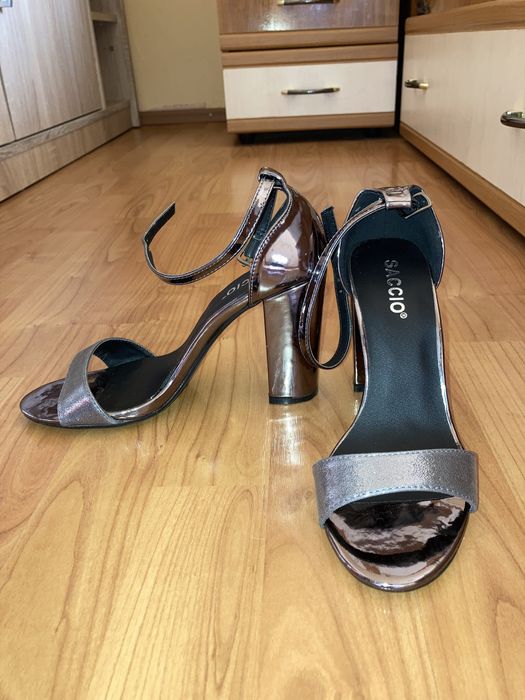 Sandale elegante cu toc gros si comod marime 36