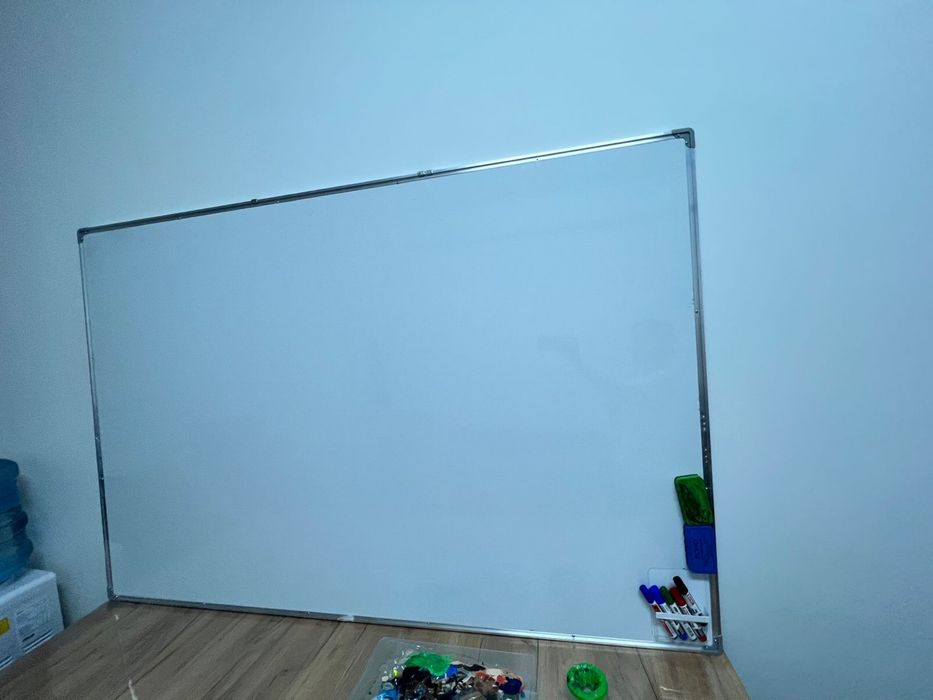 Доска , кафел, ленолеум