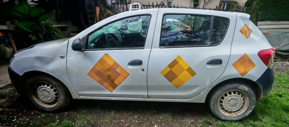 Dezmembrez Dacia Sandero 2013