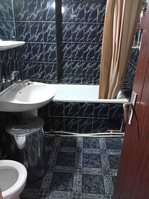 inchiriere camera in apartament cu 4 camere