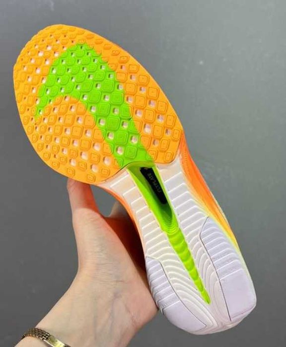 Нови дамски маратонки Nike Zoom X Vaporfly 3