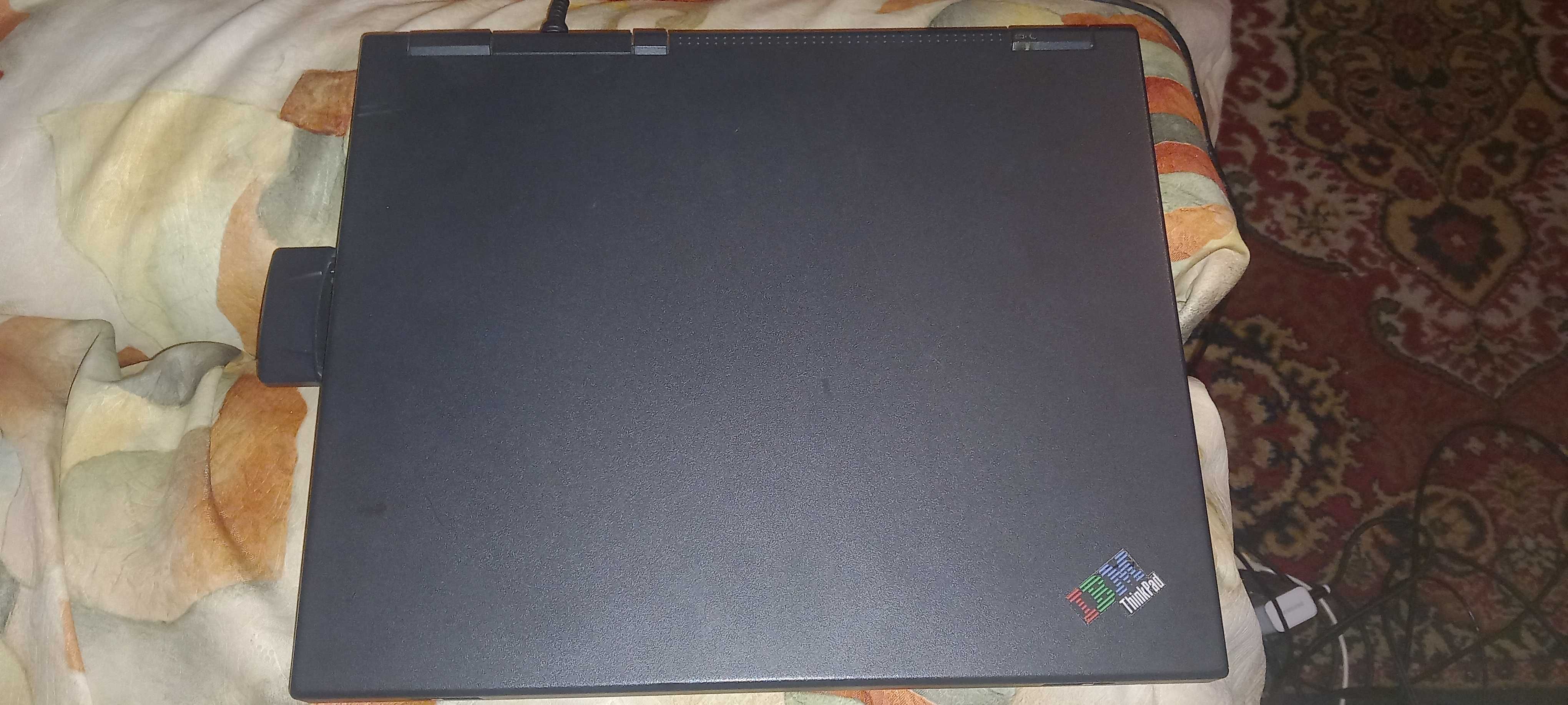 Ретро лаптоп IBM ThinkPad 200лв