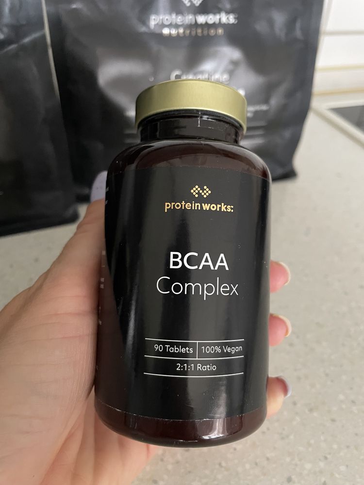 BCAA , creatina monohydrata NOI