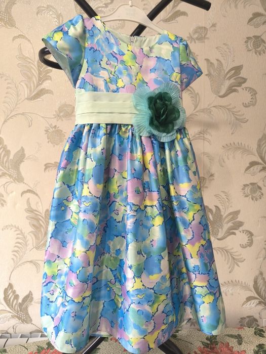 Платье на девочку