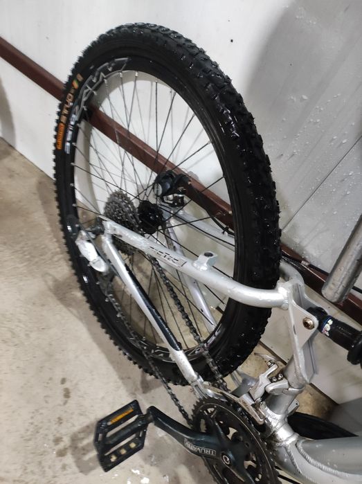 Vând bicicleta MTB