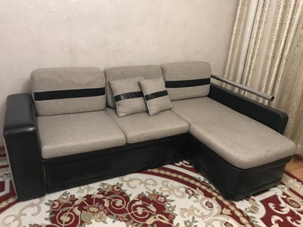 Диван в хорошем состояний